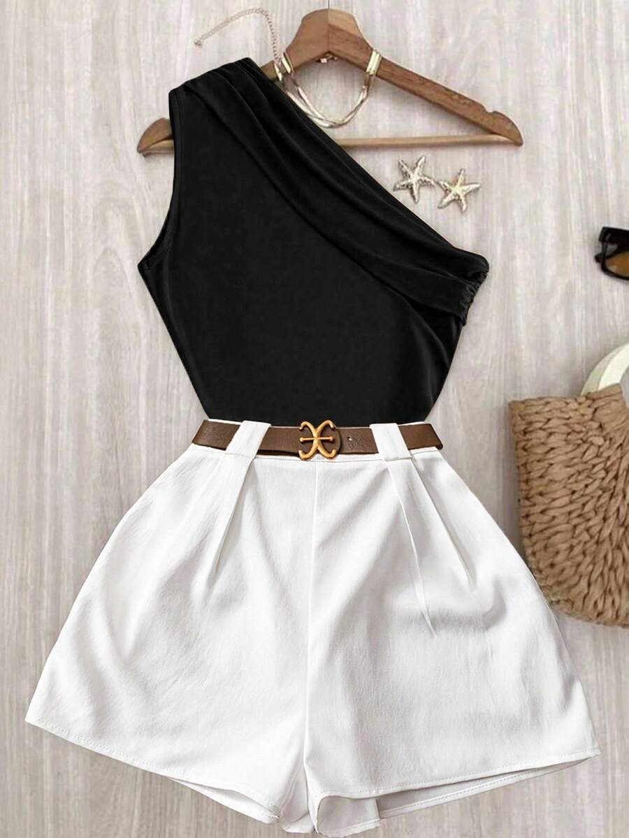 طقم أنيق وعصري مكون من بلوزة كتف وبنطال أبيض بخصر مطاطي